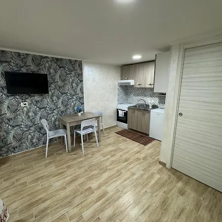 Spezzano House One Apartmán
