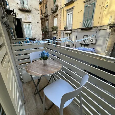 Spezzano House * נאפולי